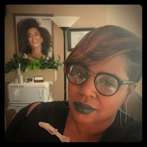 Stylist work on the side